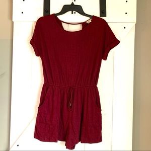 Women’s Eyeshadow Burgundy Short Sleeve with High Waisted Shorts Romper Small